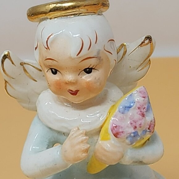Vintage Ceramic Angel Figurine With Gold Accents Holding Flower Japan MCM - Picture 7 of 10